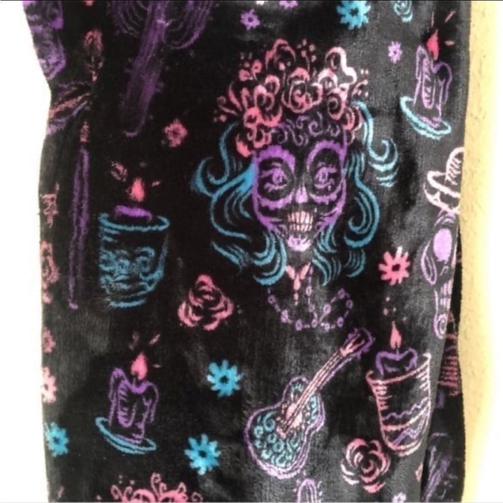 Sugar Skulls Day of the dead throw blanket